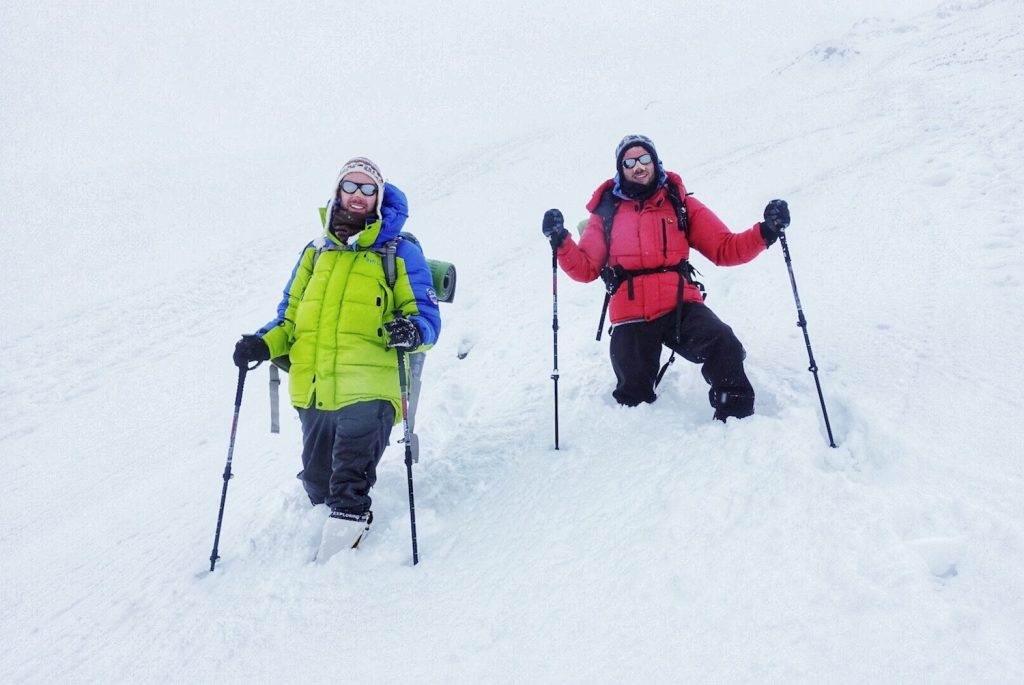 Two climbers experience an Aconcagua failure attempt due to being stuck in knee-deep snow at Nido de Cóndores