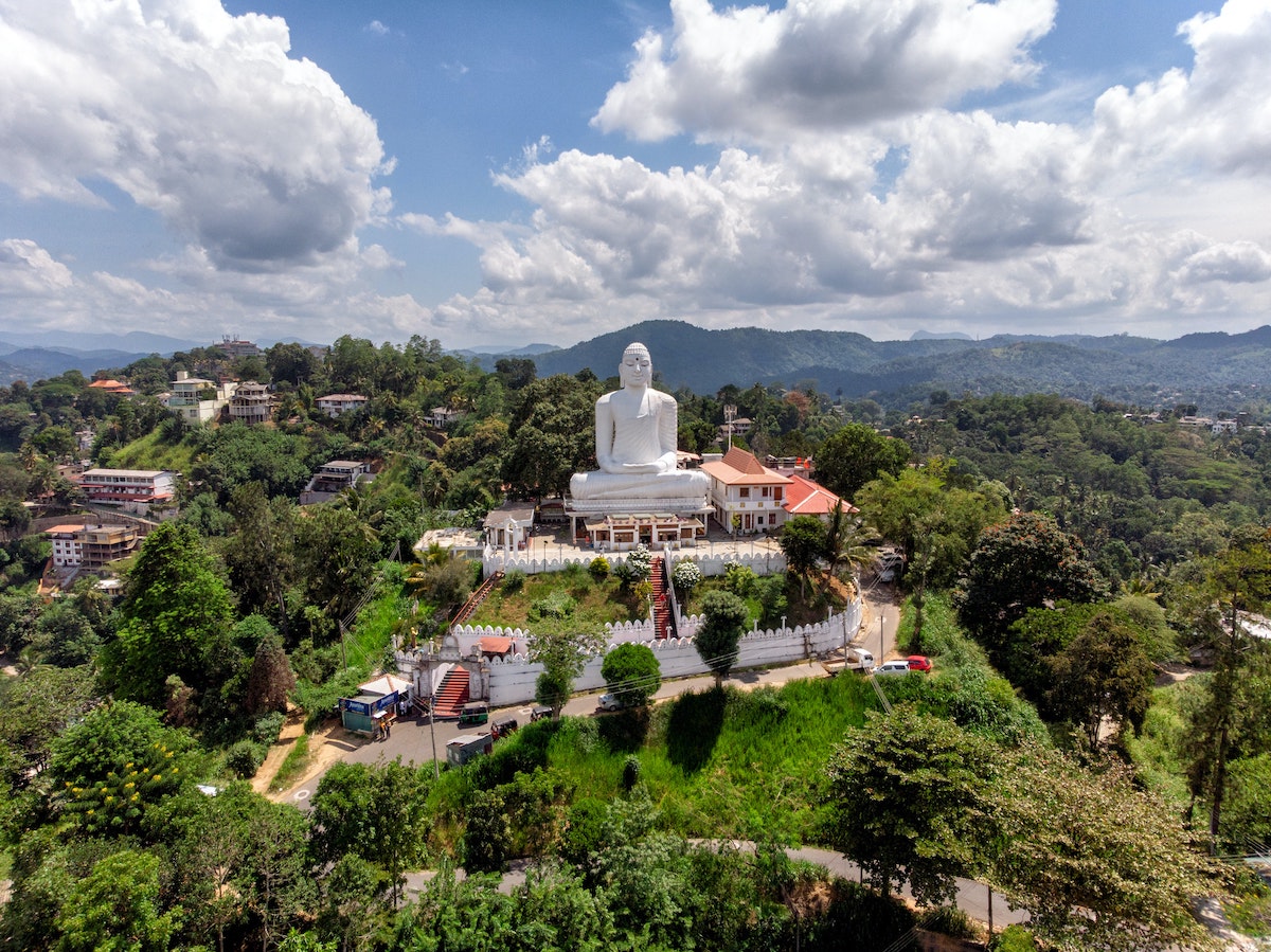 Bahiravokanda Vihara Buddha Statue