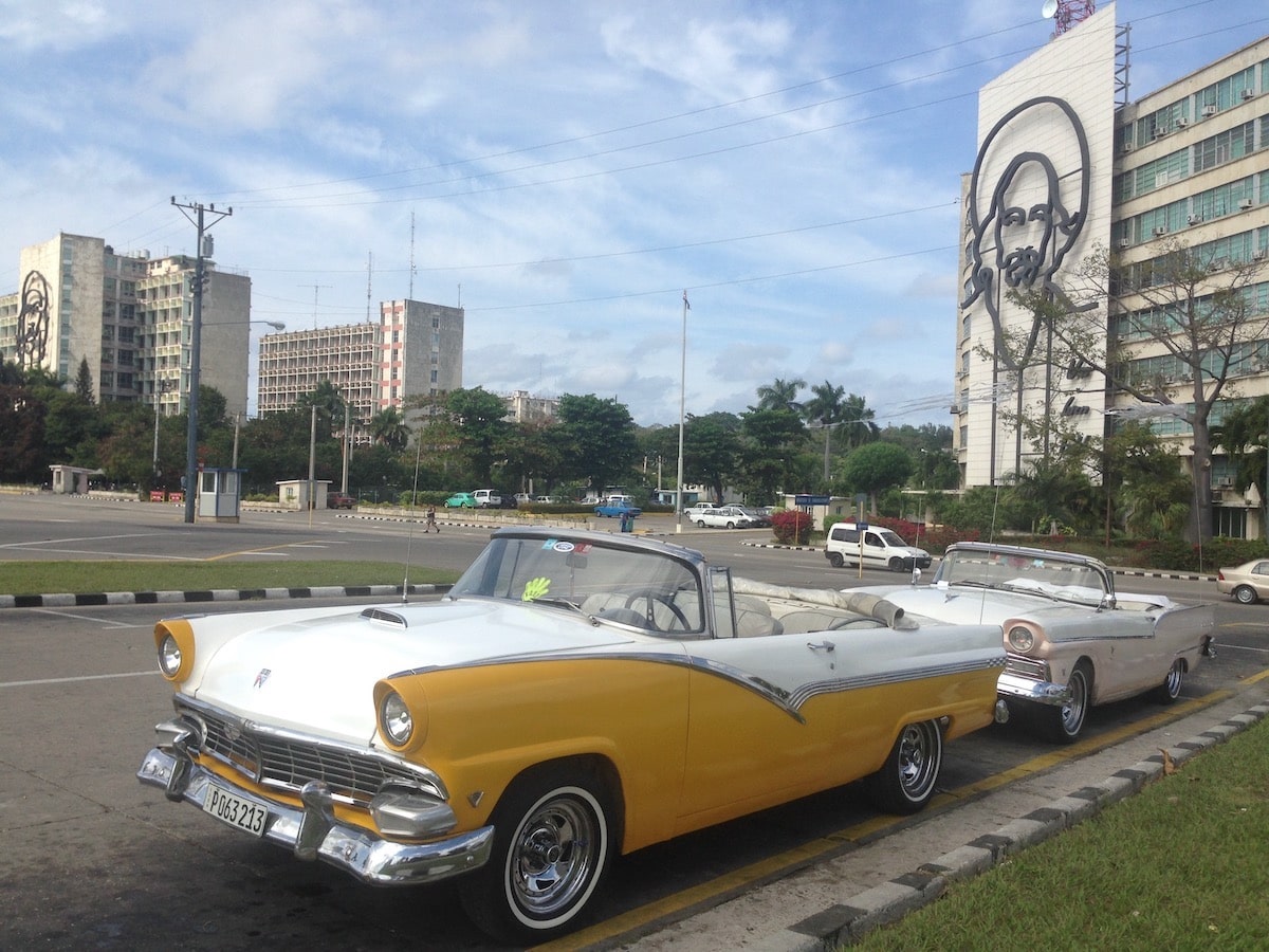 Classic car tour, Havana