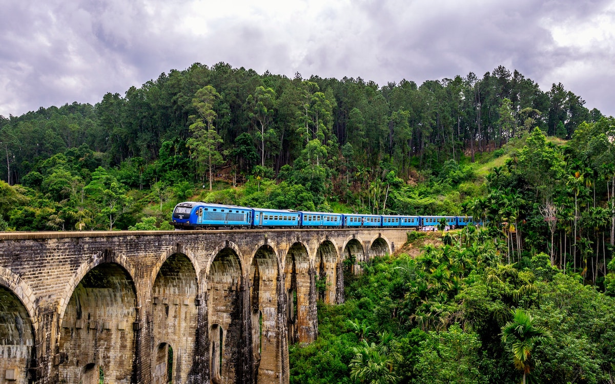 Kandy to Ella scenic train ride