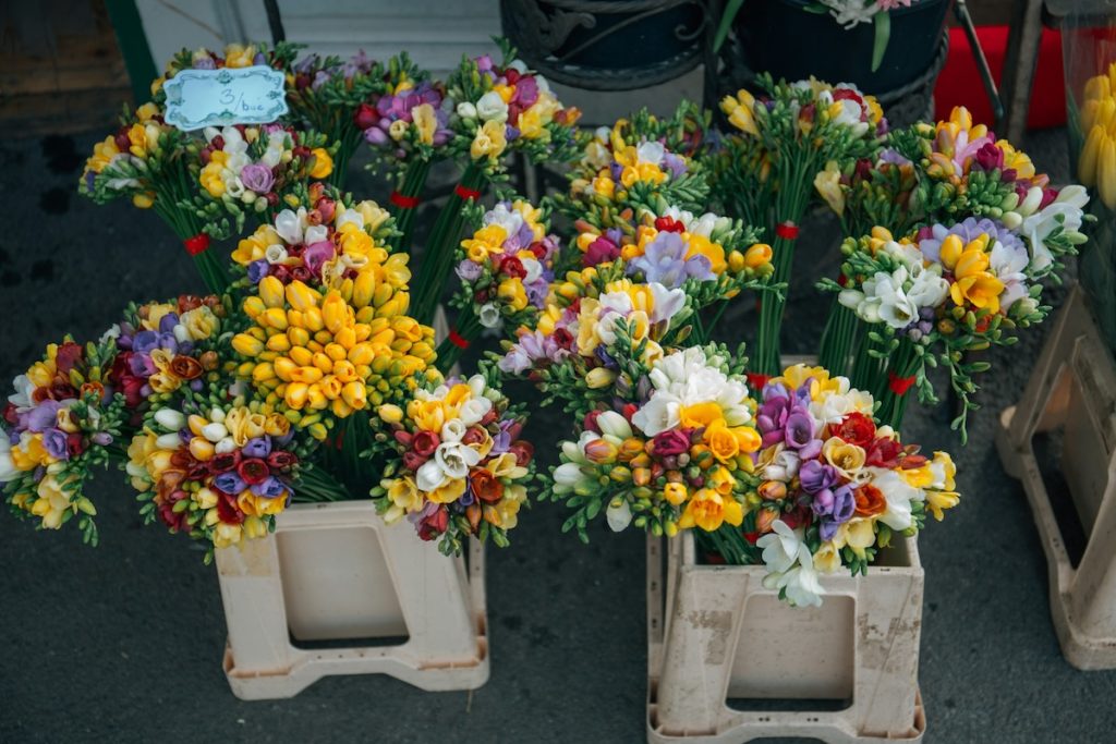 Flowers Near Me - How Does International Flower Delivery Work