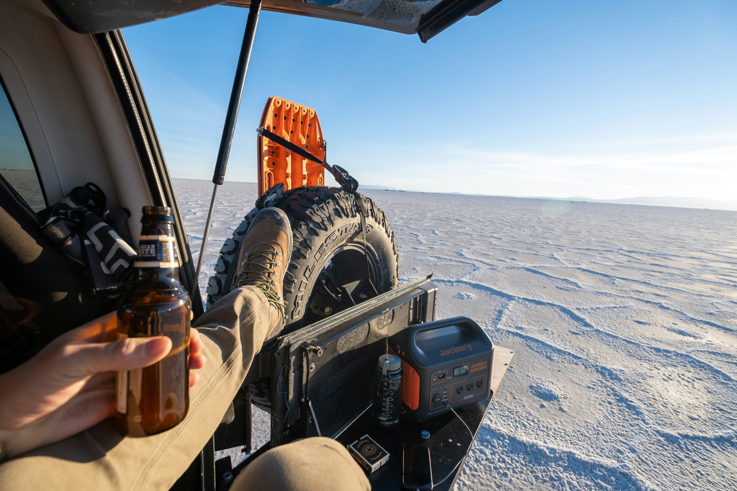 Best Alternatives to Alcohol When Traveling Solo