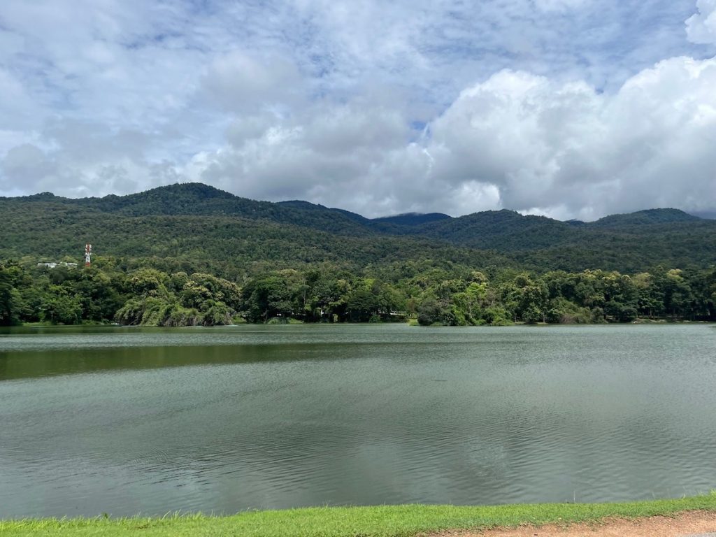 Ang Kaew Reservoir is a perfect place to run a 5k every day