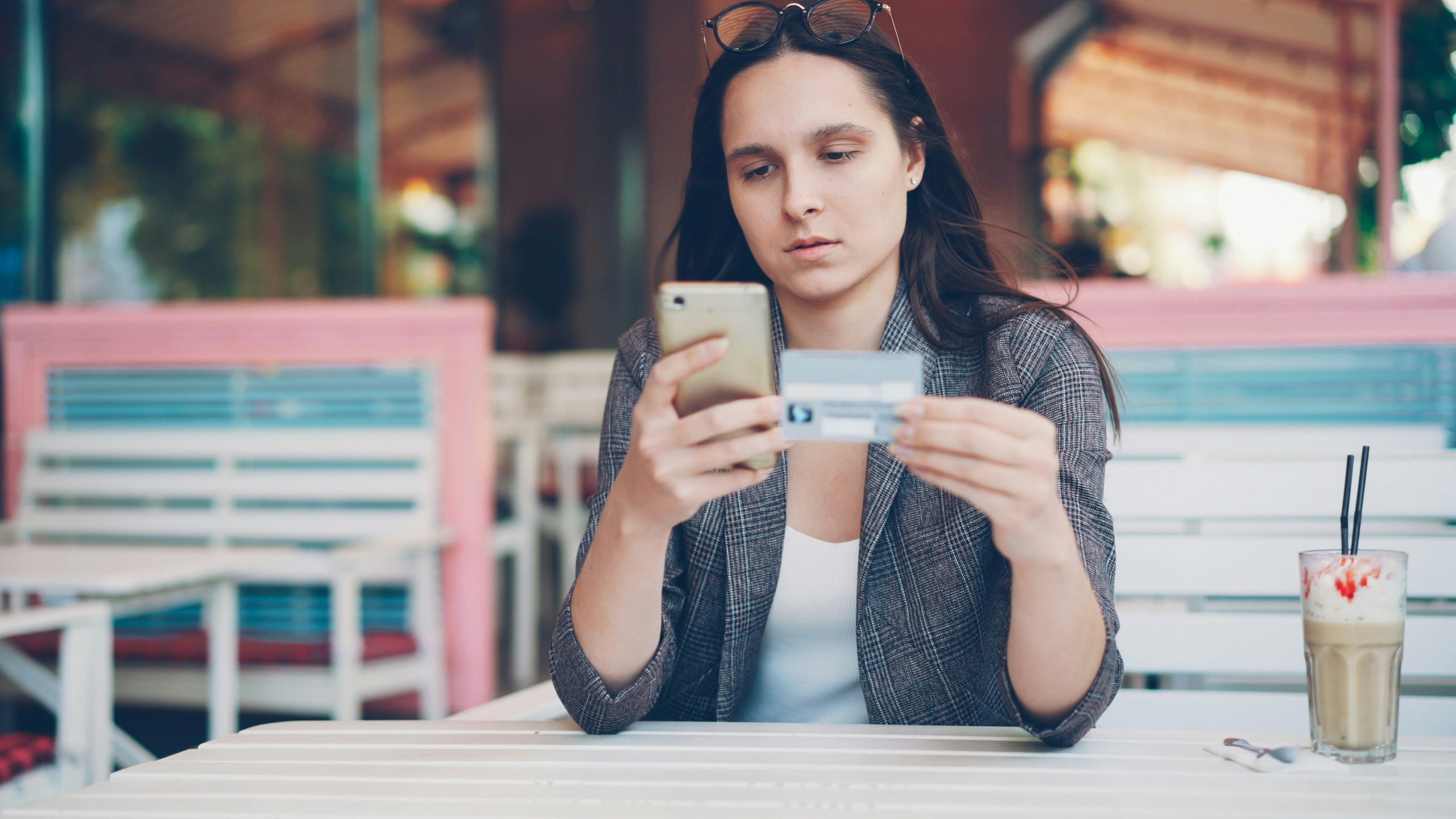 Should You Use a Credit Card Cash Advance for a Travel Crisis? 7 Tips